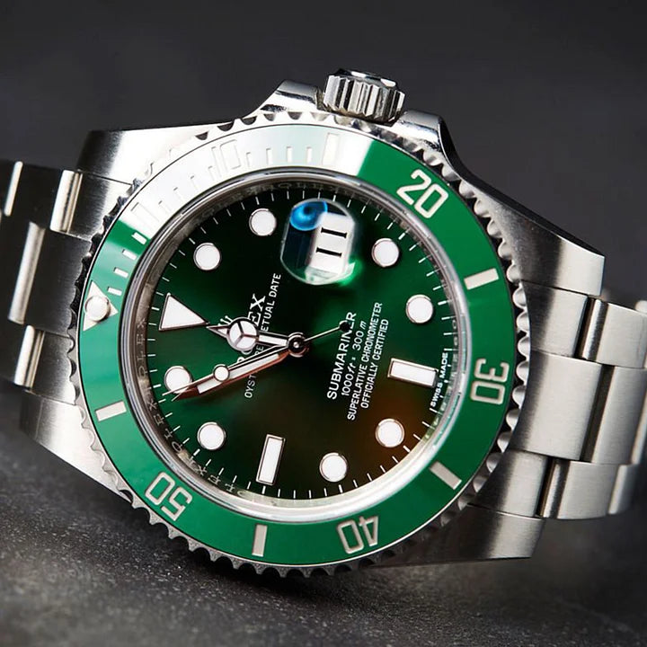 Rolex Submariner Date Hulk Green Dial Steel Mens Watch 116610LV Unworn